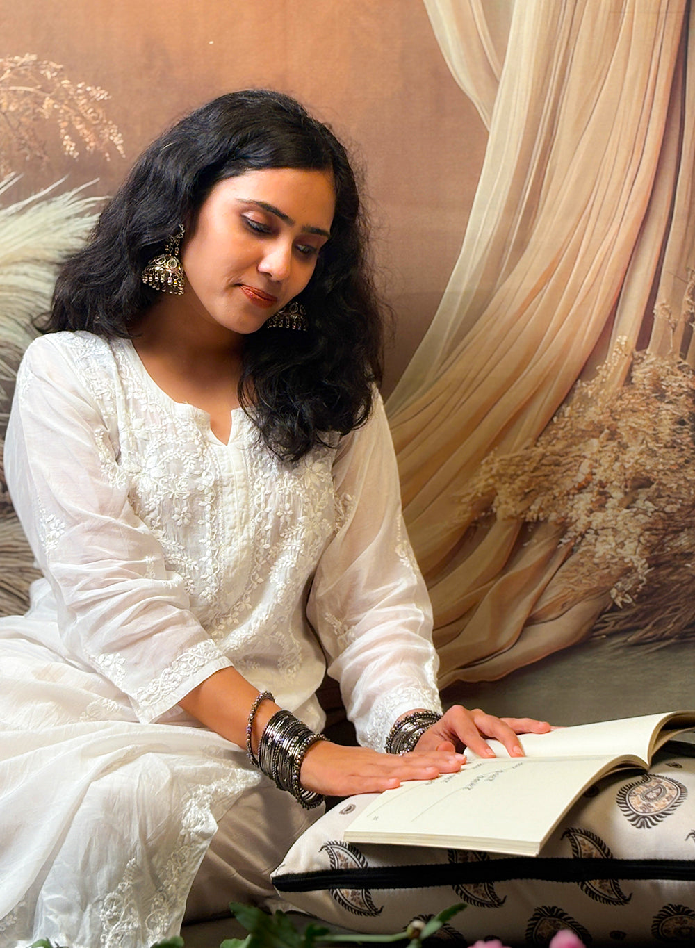 Sadgi White - Bahaar Muslin Solid Chikankari Kurta