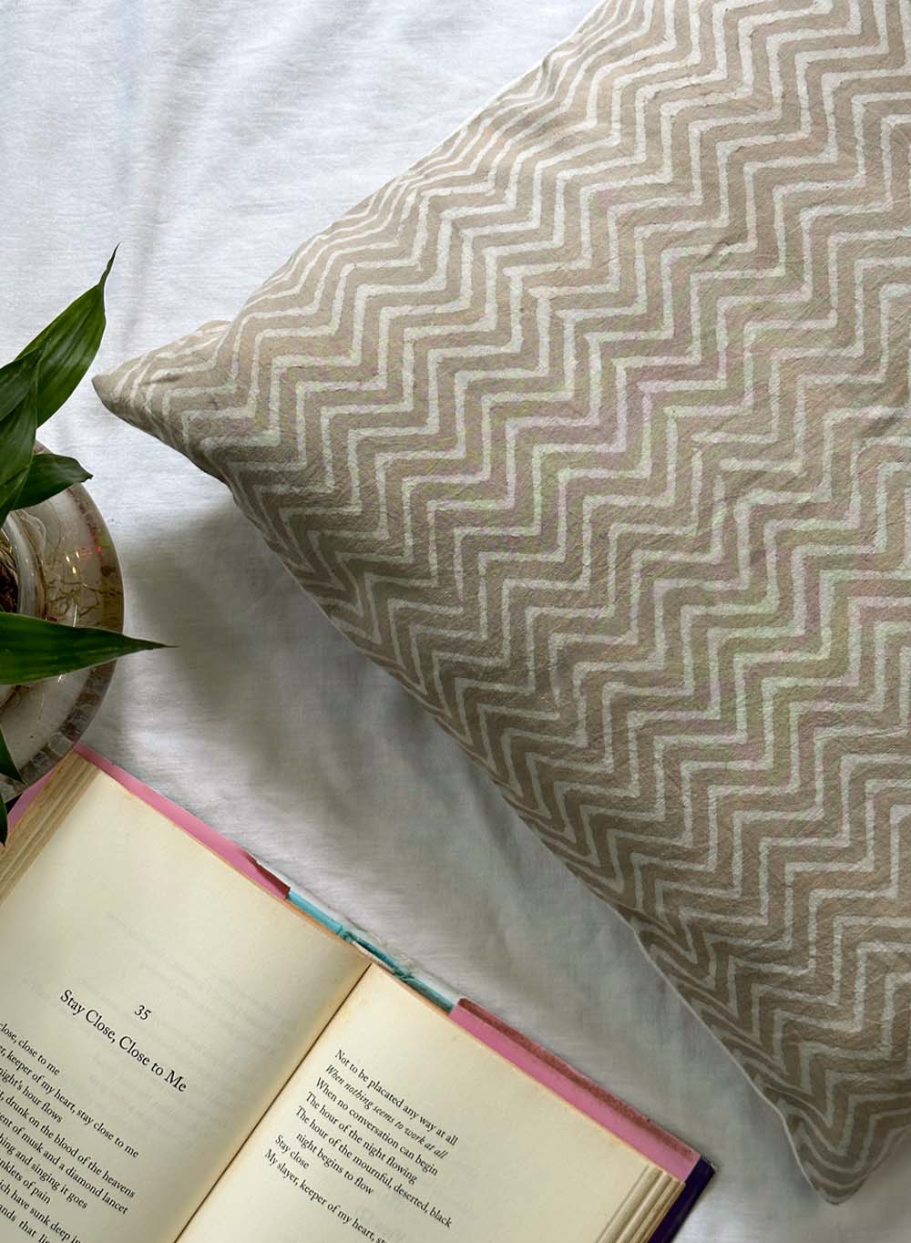 Beige ZigZag - Gharaonda Cotton Cushion Cover