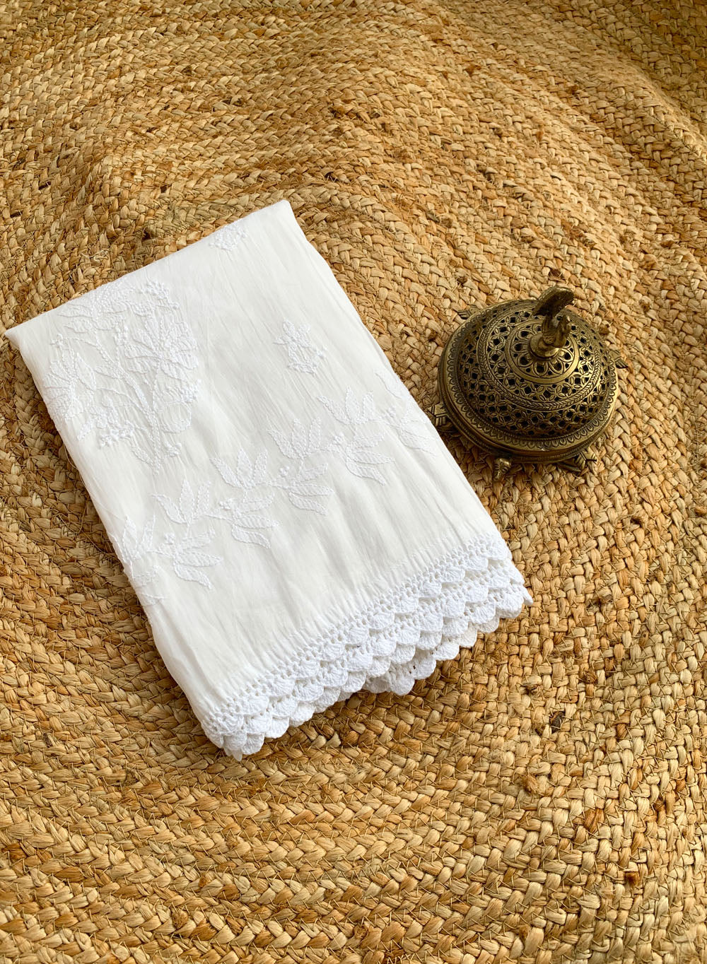 Mul Cotton White - Nazm Chikankari Dupatta