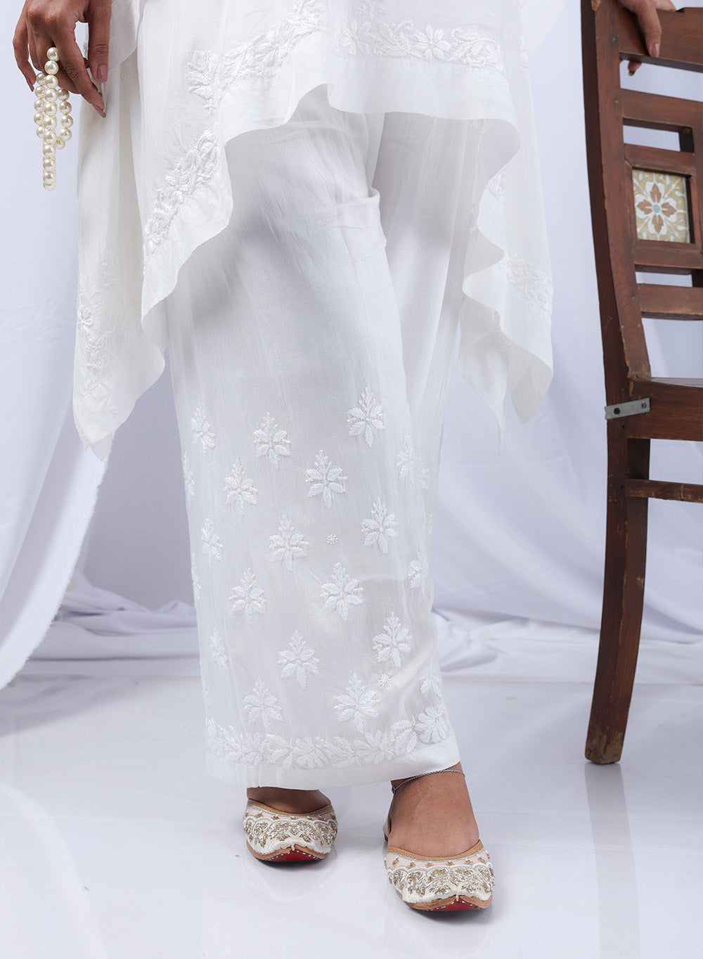 White - Muslin Chikankari Plazzo With Lining