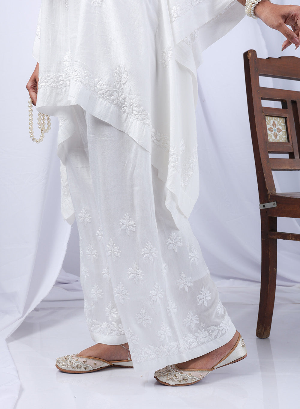 White - Muslin Chikankari Plazzo With Lining