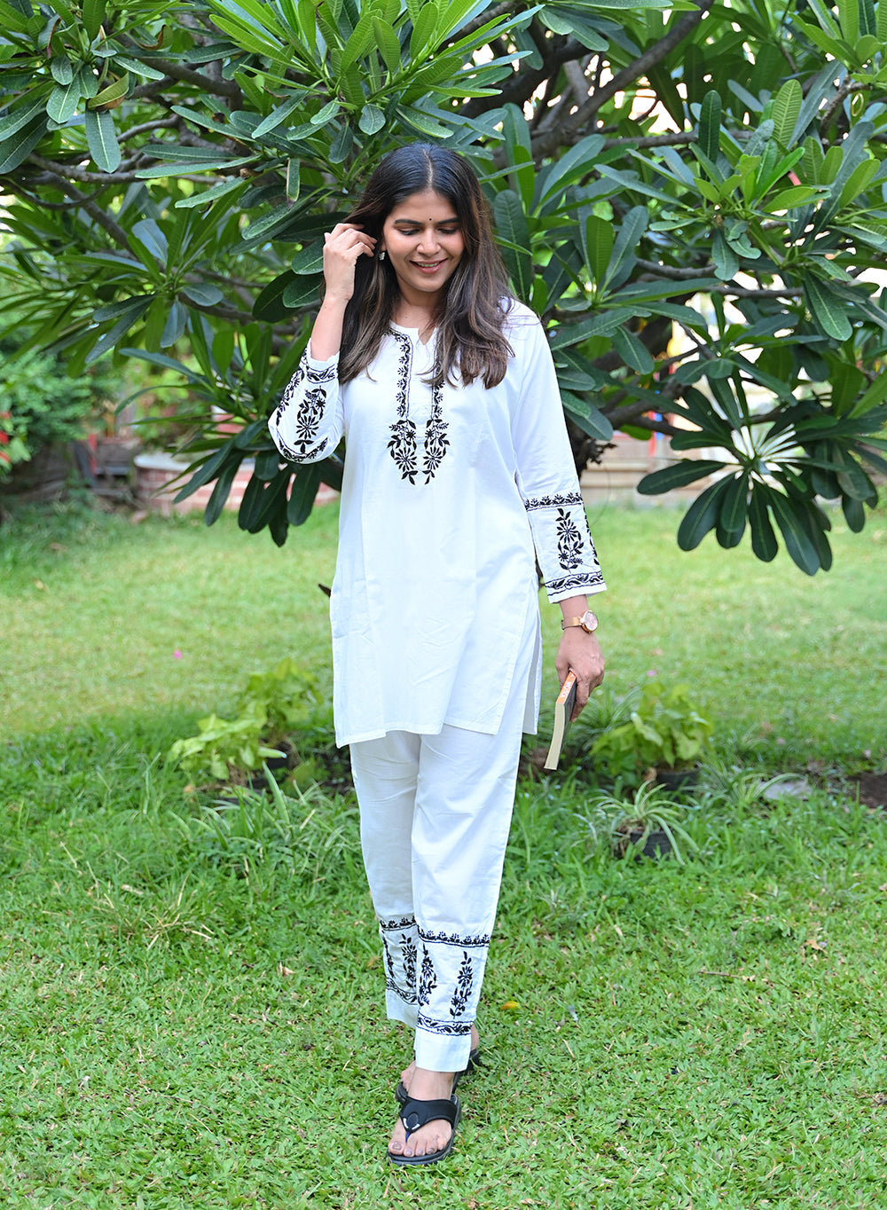 Madno - Mul Cotton White Nargis Chikankari Co-ords Set