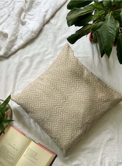 Beige ZigZag - Gharaonda Cotton Cushion Cover